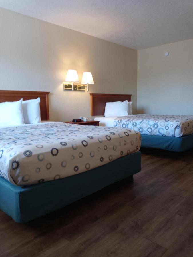 Hole Inn The Wall Hotel - Fort Walton Beach - Sunset Plaza - Nearby Beaches & Hurlburt Экстерьер фото