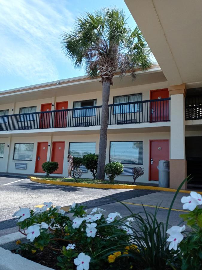 Hole Inn The Wall Hotel - Fort Walton Beach - Sunset Plaza - Nearby Beaches & Hurlburt Экстерьер фото