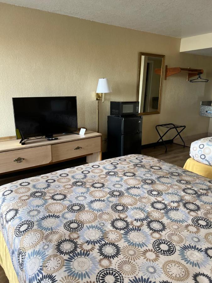 Hole Inn The Wall Hotel - Fort Walton Beach - Sunset Plaza - Nearby Beaches & Hurlburt Экстерьер фото
