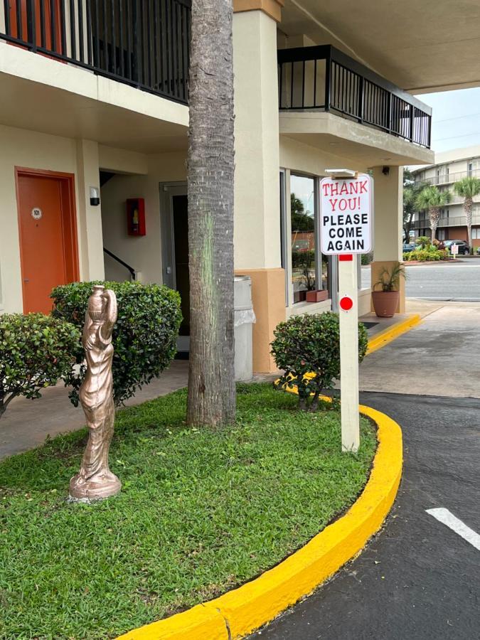 Hole Inn The Wall Hotel - Fort Walton Beach - Sunset Plaza - Nearby Beaches & Hurlburt Экстерьер фото