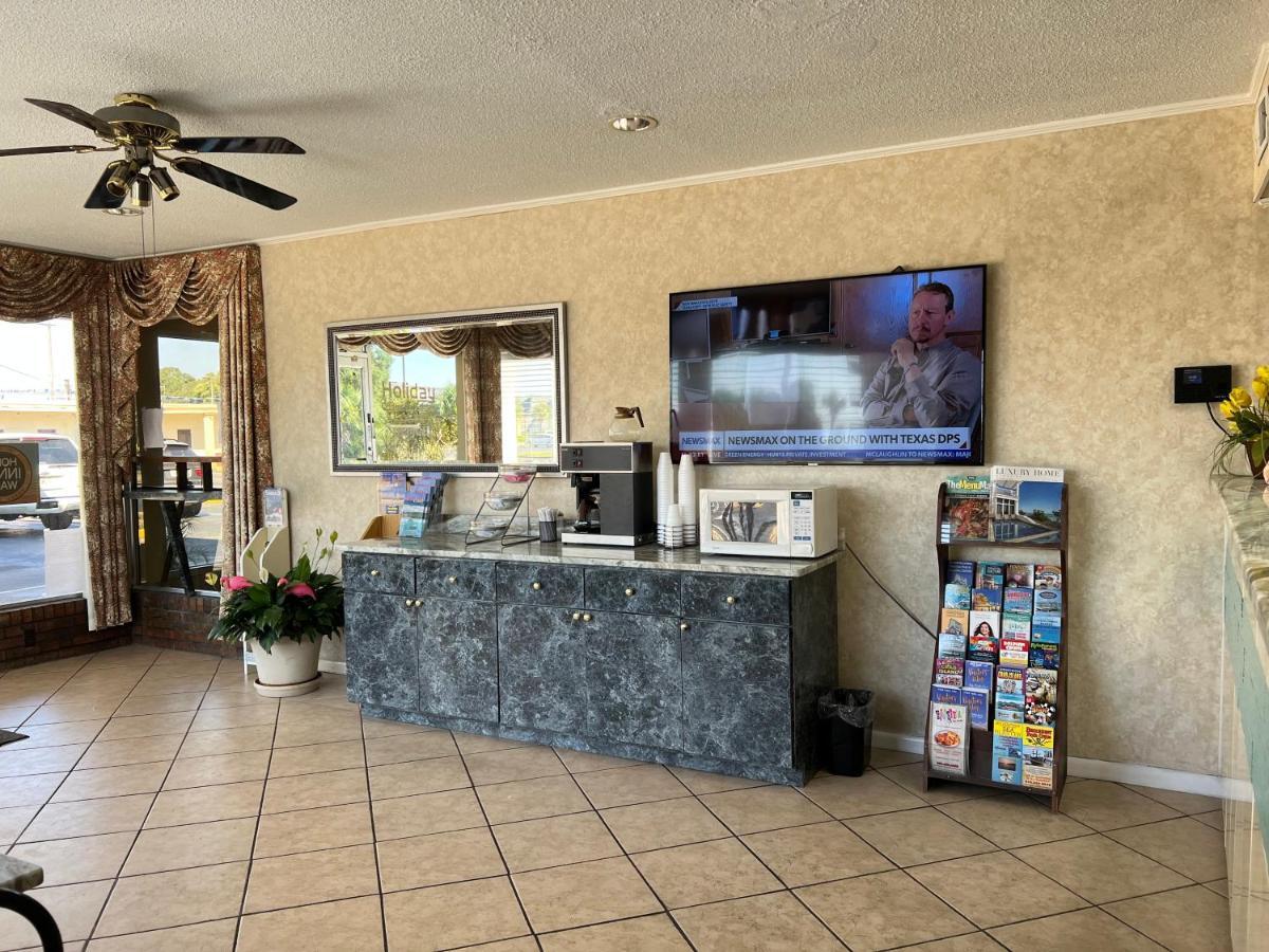 Hole Inn The Wall Hotel - Fort Walton Beach - Sunset Plaza - Nearby Beaches & Hurlburt Экстерьер фото
