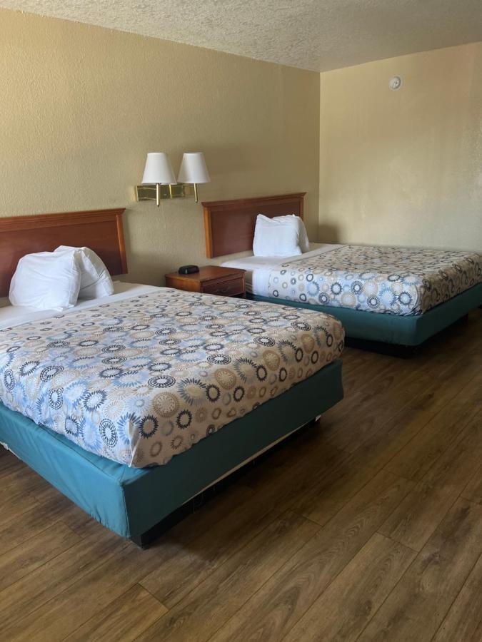 Hole Inn The Wall Hotel - Fort Walton Beach - Sunset Plaza - Nearby Beaches & Hurlburt Экстерьер фото
