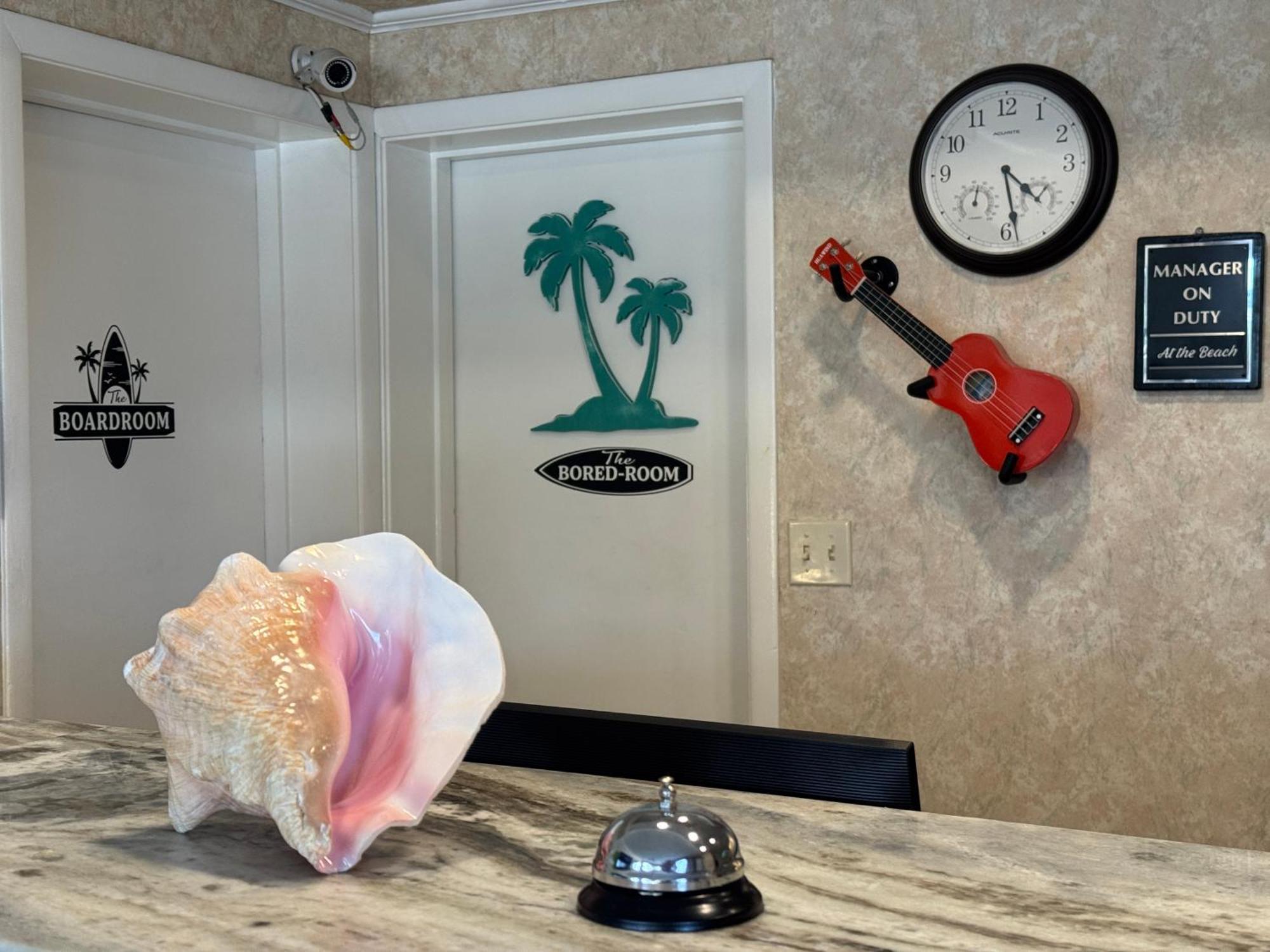 Hole Inn The Wall Hotel - Fort Walton Beach - Sunset Plaza - Nearby Beaches & Hurlburt Экстерьер фото